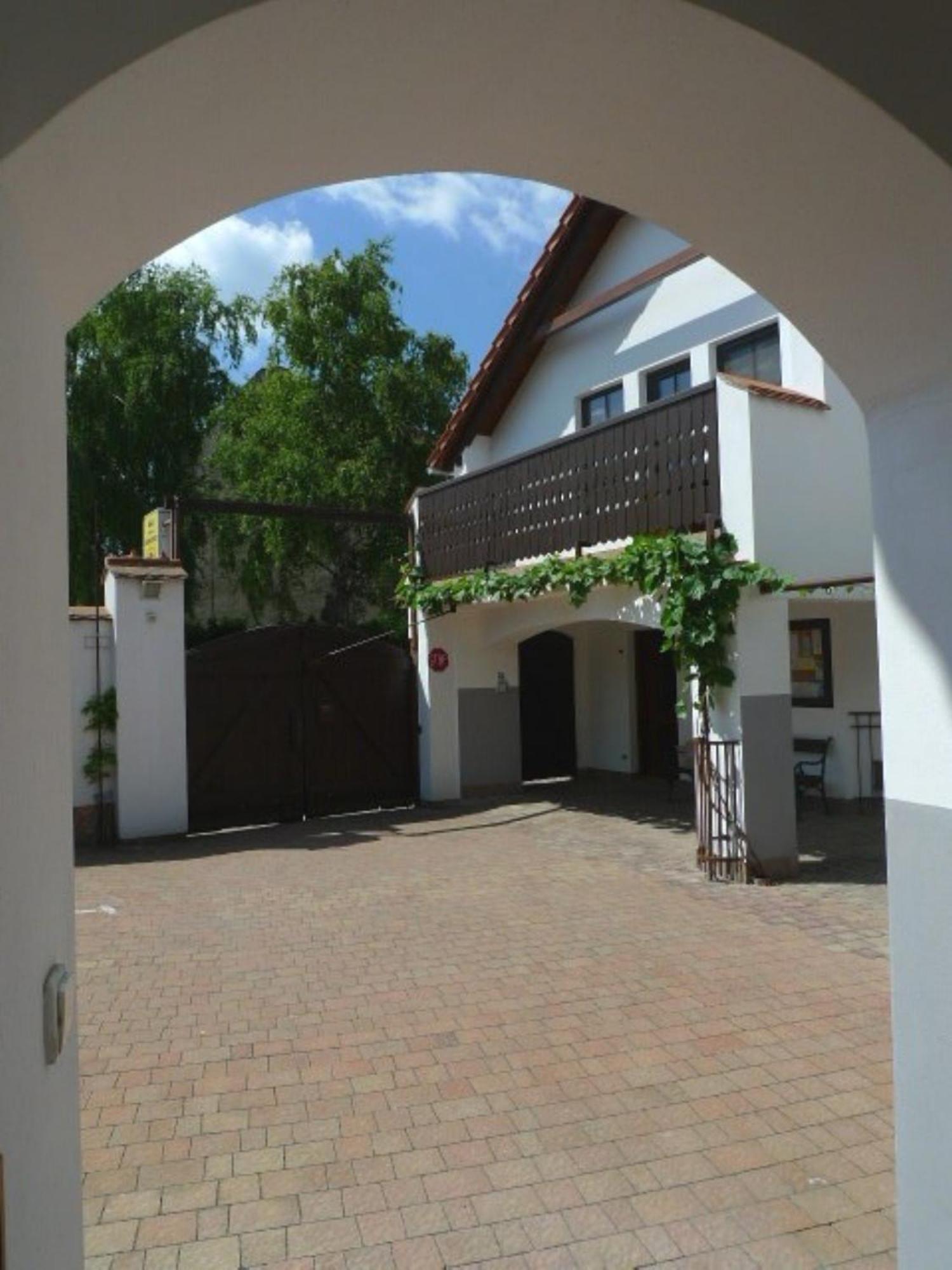 Pension Cerny Jezdec レドニツェ エクステリア 写真
